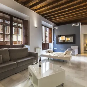 elvira-suites.es-andalucia.com/